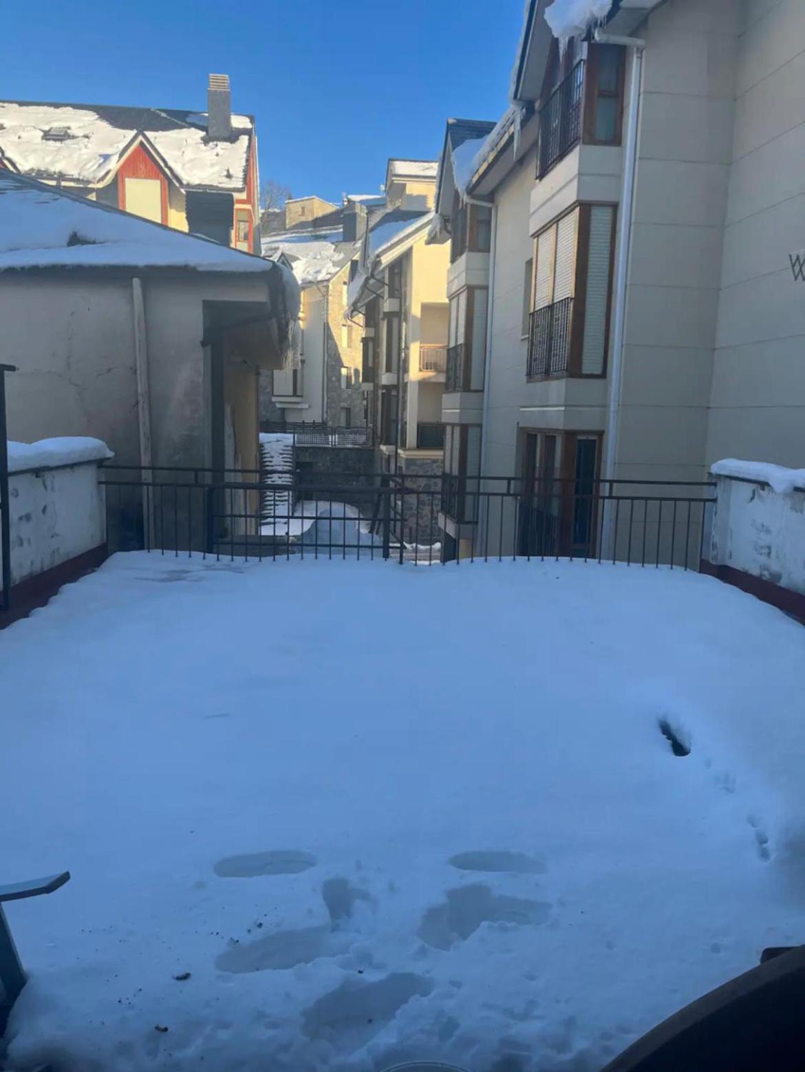 Biescas Suites Εξωτερικό φωτογραφία